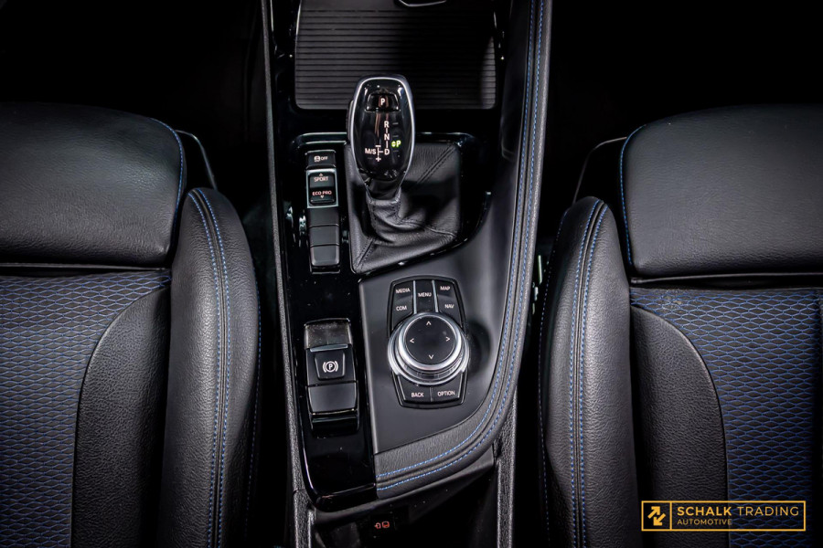 BMW X2 20i xDrive|M-sport|HUD|Dealer ond|Cam|Garantie|NW APK|