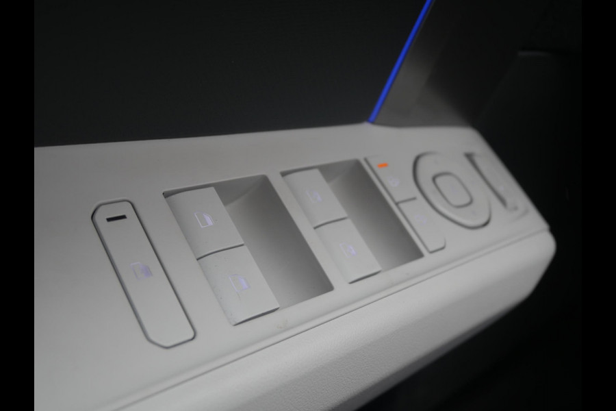 Kia EV3 GT-PlusLine 81.4 kWh | Cruise | Clima | Camera | Carplay | Navi | Stoelverwarming-ventilatie | Schuif-kanteldak |  Head-up display |