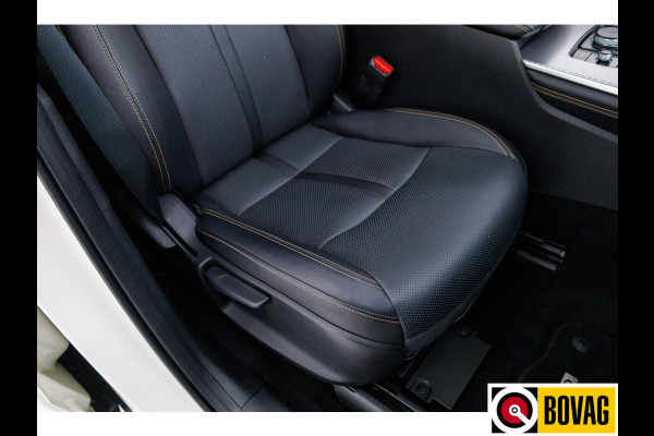 Mazda CX-60 2.5 e-SkyActiv PHEV 328 PK Homura | Panoramadak | Leer | 360 camera | Adaptive cruise | Navigatie Wegklapbare trekhaak, Stoel- stuurverwarming, Elektrische achterklep, Keyless