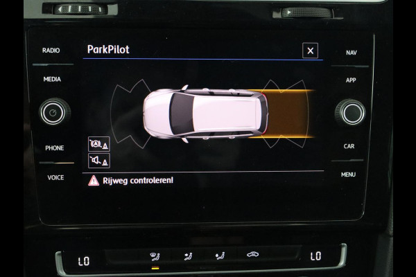 Volkswagen Golf 2.0 TDI R Line | Full LED | Adaptive cruise | Carplay | Sportstoelen | Virtual Cockpit | Verwarmde voorruit | Navigatie | Parkeerhulp