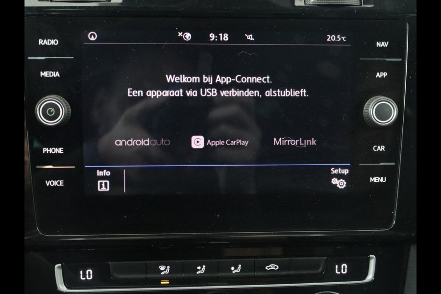 Volkswagen Golf 2.0 TDI R Line | Full LED | Adaptive cruise | Carplay | Sportstoelen | Virtual Cockpit | Verwarmde voorruit | Navigatie | Parkeerhulp
