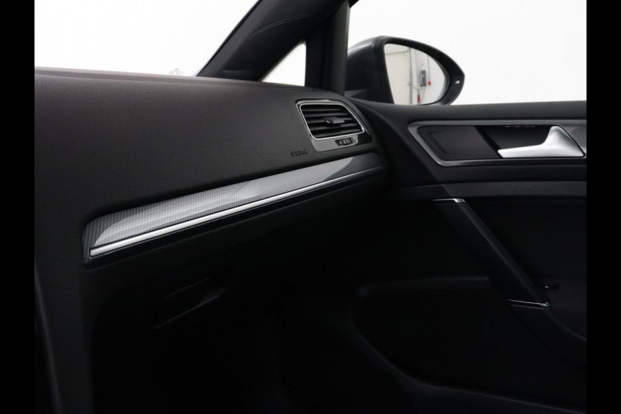 Volkswagen Golf 2.0 TDI R Line | Full LED | Adaptive cruise | Carplay | Sportstoelen | Virtual Cockpit | Verwarmde voorruit | Navigatie | Parkeerhulp