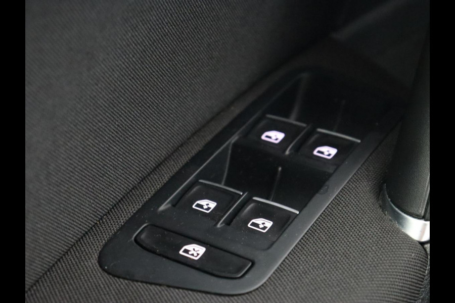Volkswagen Golf 2.0 TDI R Line | Full LED | Adaptive cruise | Carplay | Sportstoelen | Virtual Cockpit | Verwarmde voorruit | Navigatie | Parkeerhulp
