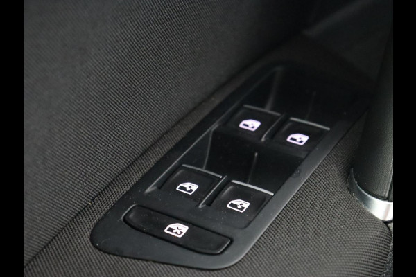 Volkswagen Golf 2.0 TDI R Line | Full LED | Adaptive cruise | Carplay | Sportstoelen | Virtual Cockpit | Verwarmde voorruit | Navigatie | Parkeerhulp
