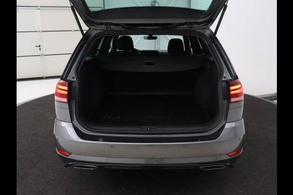 Volkswagen Golf 2.0 TDI R Line | Full LED | Adaptive cruise | Carplay | Sportstoelen | Virtual Cockpit | Verwarmde voorruit | Navigatie | Parkeerhulp