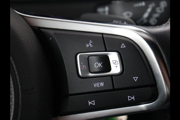 Volkswagen Golf 2.0 TDI R Line | Full LED | Adaptive cruise | Carplay | Sportstoelen | Virtual Cockpit | Verwarmde voorruit | Navigatie | Parkeerhulp
