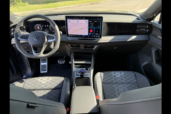 Volkswagen Tiguan 1.5 eHybrid R-Line Edition ** HUD ** Trekhaak ** 360 camera ** Massage Blackstyle **