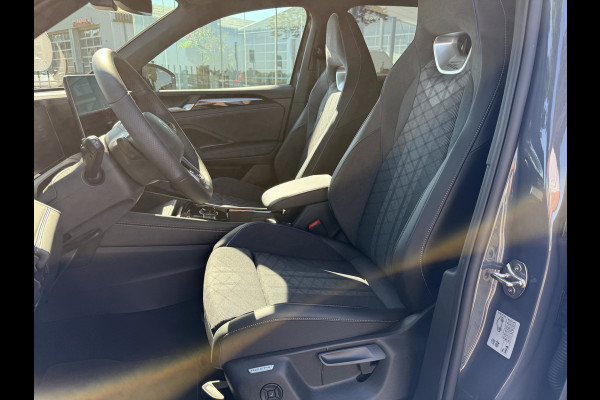 Volkswagen Tiguan 1.5 eHybrid R-Line Edition ** HUD ** Trekhaak ** 360 camera ** Massage Blackstyle **