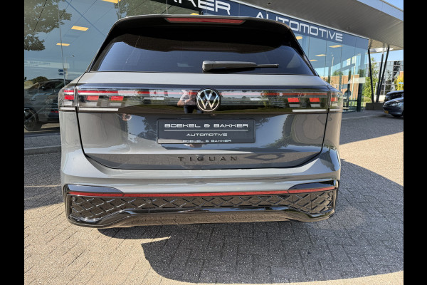 Volkswagen Tiguan 1.5 eHybrid R-Line Edition ** HUD ** Trekhaak ** 360 camera ** Massage Blackstyle **