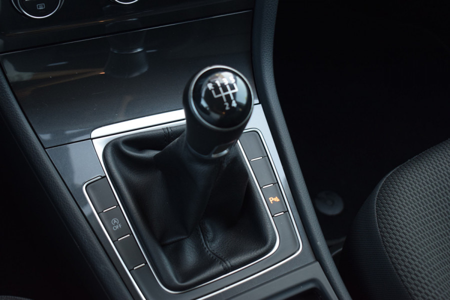 Volkswagen Golf 1.6 TDI Comfortline Business | Apple CarPlay | Adaptive | Climate