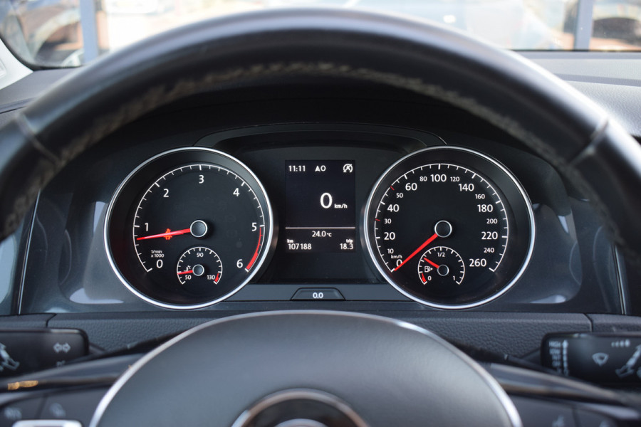 Volkswagen Golf 1.6 TDI Comfortline Business | Apple CarPlay | Adaptive | Climate