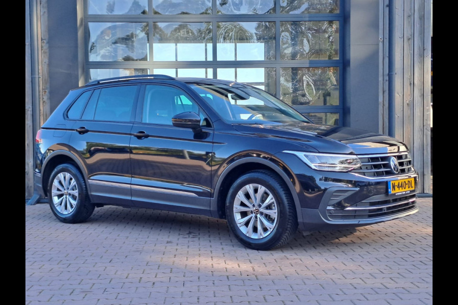 Volkswagen Tiguan 1.5 TSI Life Business | All-seasons | Trekhaak | Elek. klep | Stoelverwarming | Keyless  | Camera |