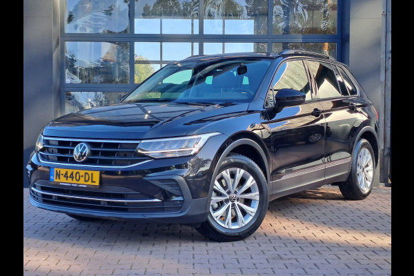 Volkswagen Tiguan 1.5 TSI Life Business | All-seasons | Trekhaak | Elek. klep | Stoelverwarming | Keyless  | Camera |