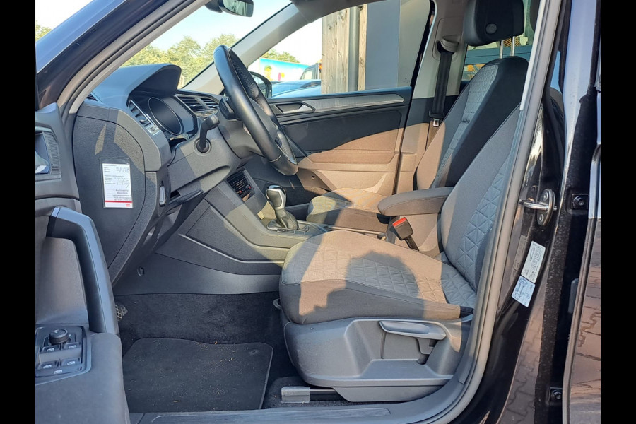 Volkswagen Tiguan 1.5 TSI Life Business | All-seasons | Trekhaak | Elek. klep | Stoelverwarming | Keyless  | Camera |