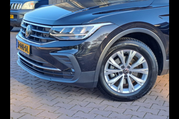 Volkswagen Tiguan 1.5 TSI Life Business | All-seasons | Trekhaak | Elek. klep | Stoelverwarming | Keyless  | Camera |