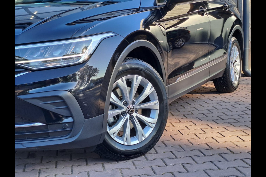 Volkswagen Tiguan 1.5 TSI Life Business | All-seasons | Trekhaak | Elek. klep | Stoelverwarming | Keyless  | Camera |