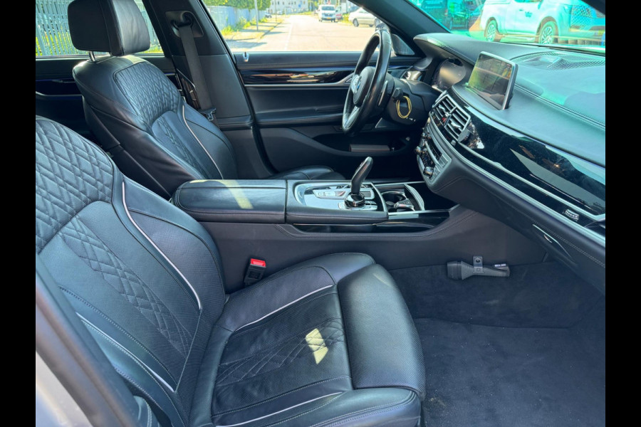 BMW 7 Serie 750d xDrive High Executive Bowers&Wilkens Leder Massage HUD