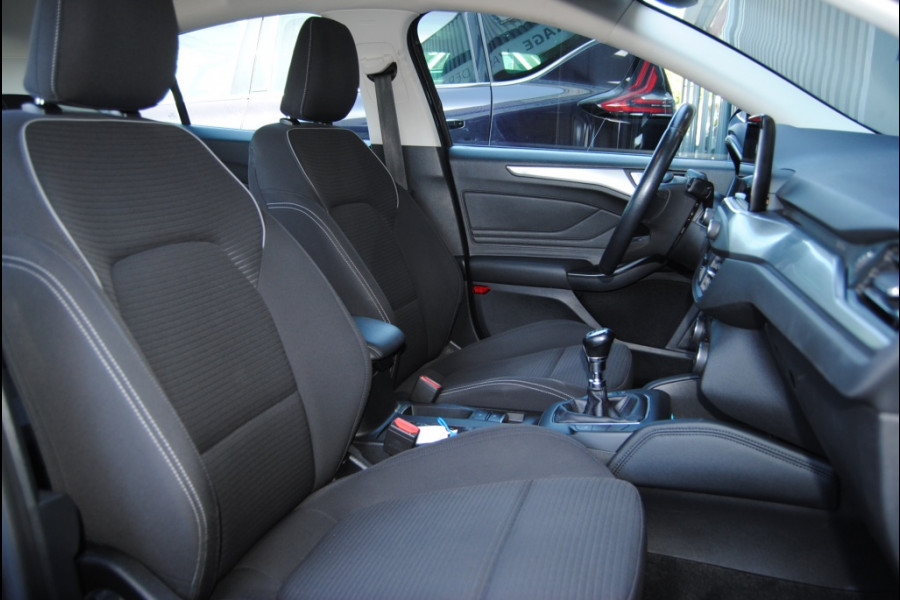 Ford Focus 1.0 EcoB. ST L. Bns