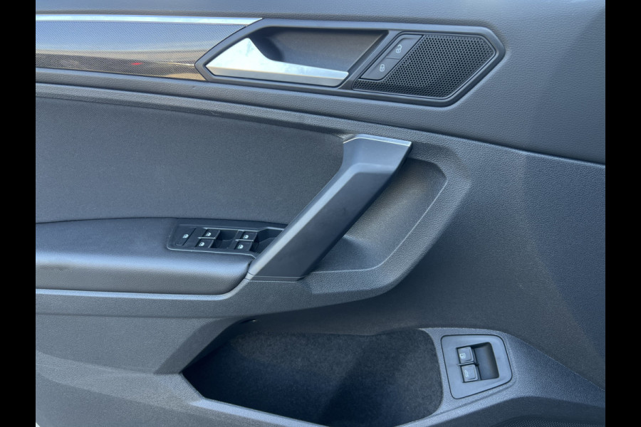 Volkswagen Tiguan 1.4 TSI eHybrid Elegance | Pano | Trekhaak | LED | Virtual Cockpit