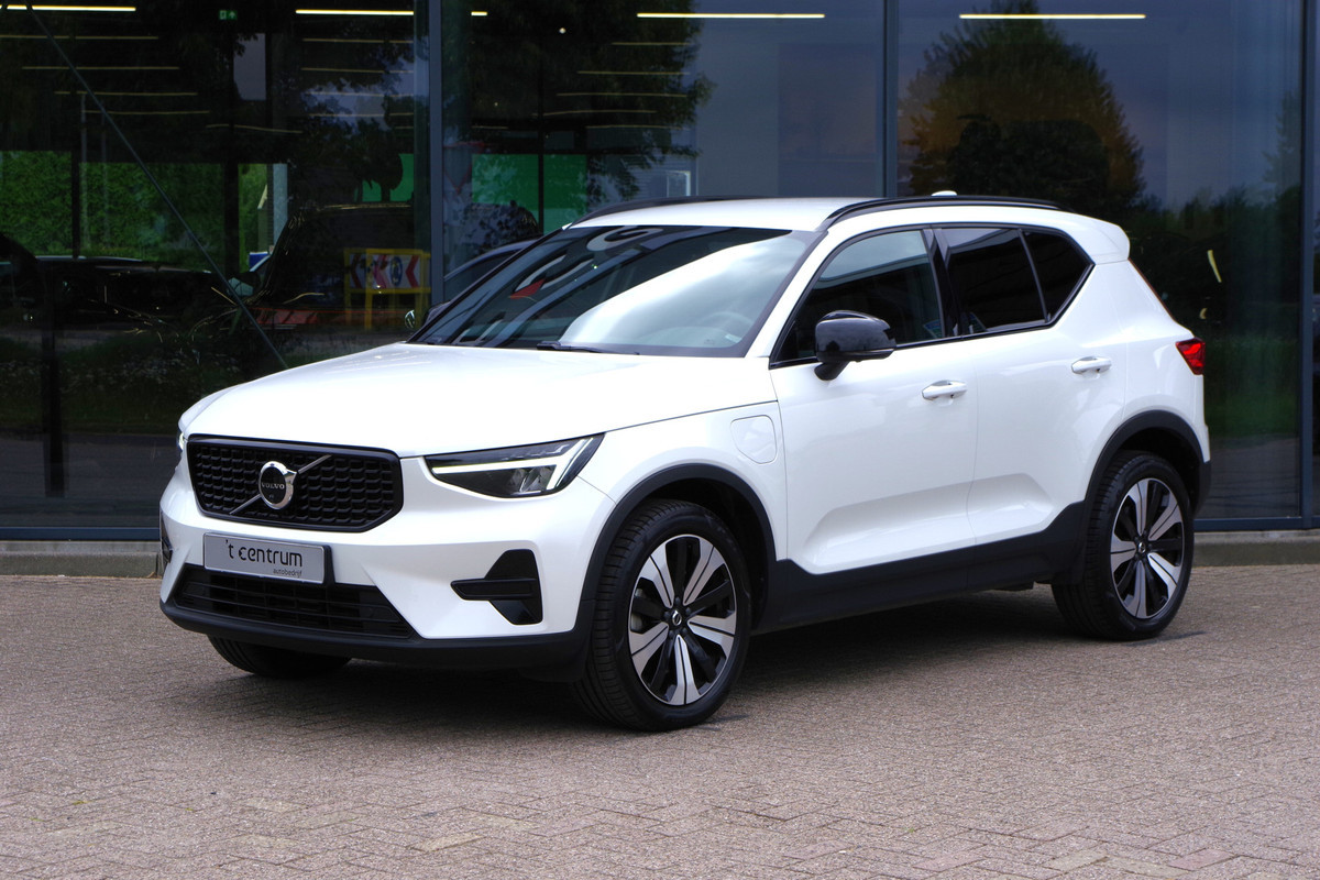 Volvo XC40 1.5 T4 Plug-In Hybrid Ultimate Dark 211 PK, 360 Camera, Leder-Alcantara, H/K Sound Volvo XC40 1.5 T4 Plug-In Hybrid Ultimate Dark 211 PK, 360 Camera, Leder-Alcantara, H/K Sound
