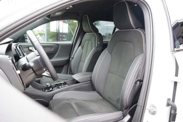 Volvo XC40 1.5 T4 Plug-In Hybrid Ultimate Dark 211 PK, 360 Camera, Leder-Alcantara, H/K Sound