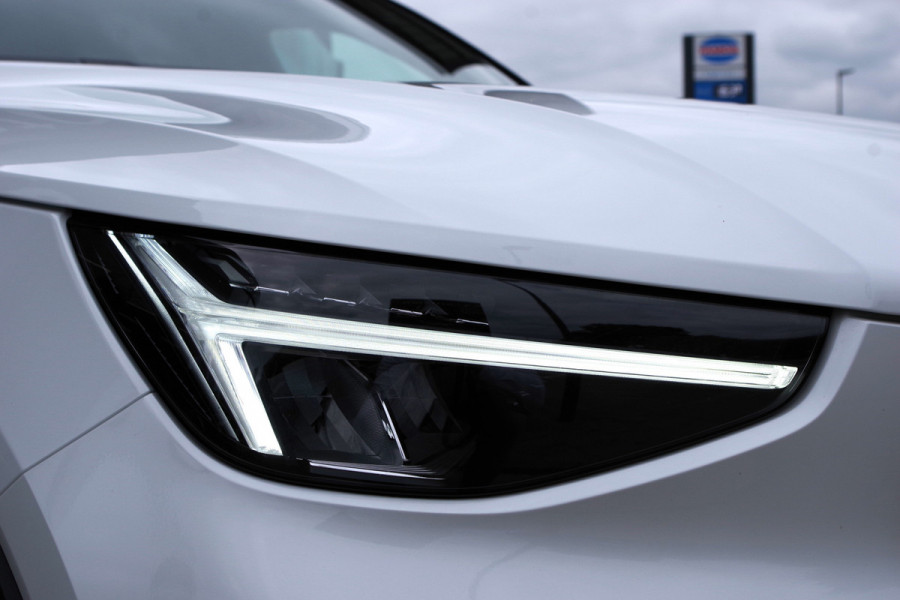 Volvo XC40 1.5 T4 Plug-In Hybrid Ultimate Dark 211 PK, 360 Camera, Leder-Alcantara, H/K Sound