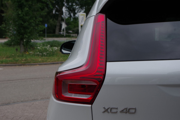 Volvo XC40 1.5 T4 Plug-In Hybrid Ultimate Dark 211 PK, 360 Camera, Leder-Alcantara, H/K Sound