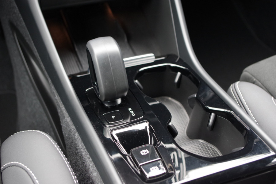Volvo XC40 1.5 T4 Plug-In Hybrid Ultimate Dark 211 PK, 360 Camera, Leder-Alcantara, H/K Sound