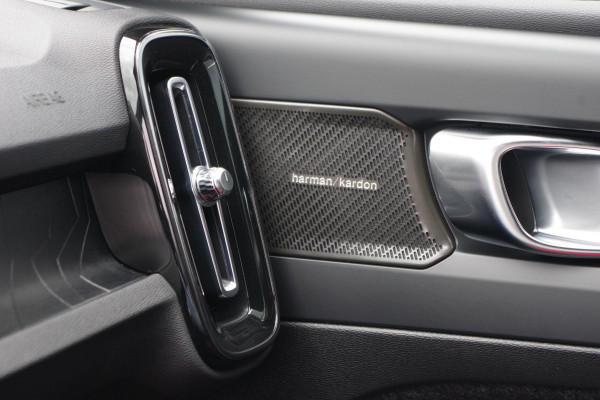 Volvo XC40 1.5 T4 Plug-In Hybrid Ultimate Dark 211 PK, 360 Camera, Leder-Alcantara, H/K Sound