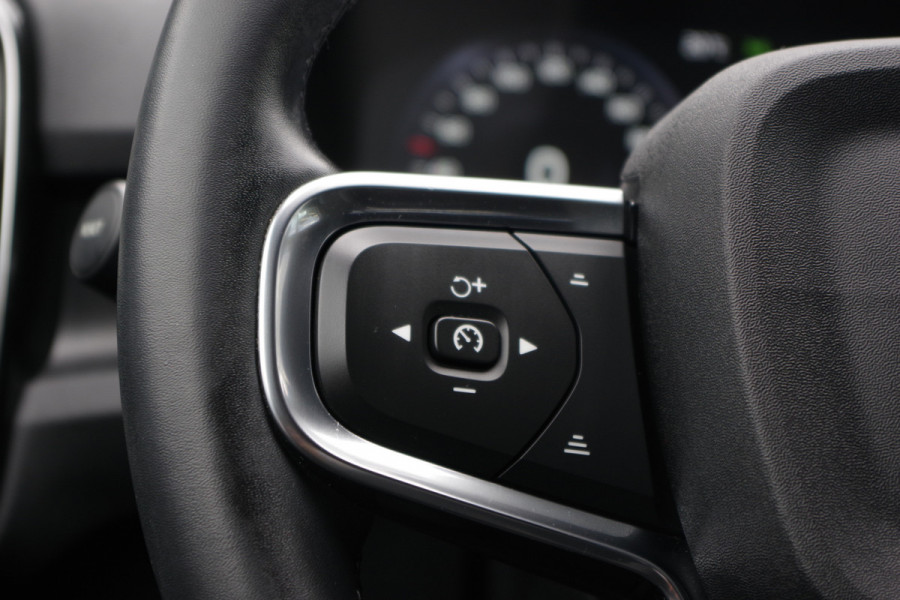 Volvo XC40 1.5 T4 Plug-In Hybrid Ultimate Dark 211 PK, 360 Camera, Leder-Alcantara, H/K Sound