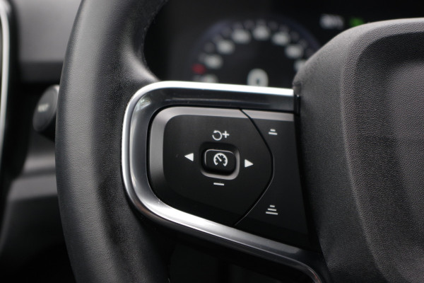 Volvo XC40 1.5 T4 Plug-In Hybrid Ultimate Dark 211 PK, 360 Camera, Leder-Alcantara, H/K Sound