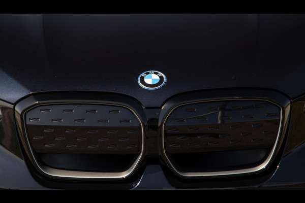BMW iX3 High Executive 80 kWh PANORAMADAK / CARPLAY / BRUIN LEER / NAVI