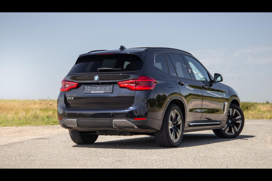 BMW iX3 High Executive 80 kWh PANORAMADAK / CARPLAY / BRUIN LEER / NAVI