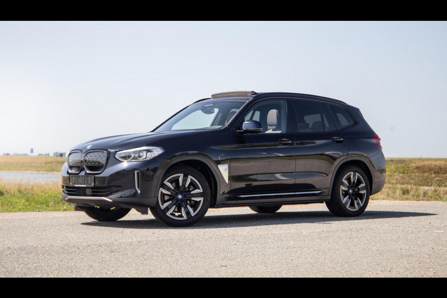 BMW iX3 High Executive 80 kWh PANORAMADAK / CARPLAY / BRUIN LEER / NAVI