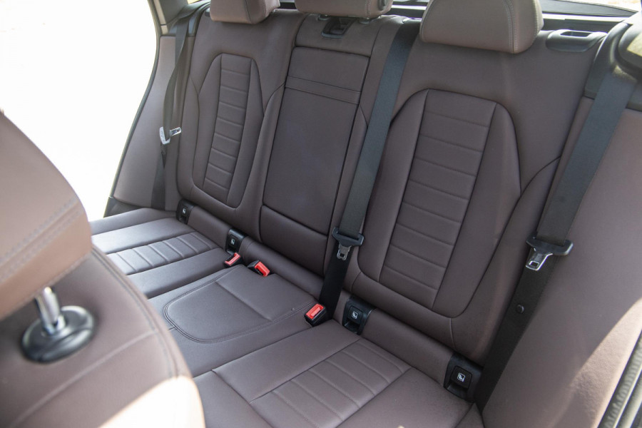 BMW iX3 High Executive 80 kWh PANORAMADAK / CARPLAY / BRUIN LEER / NAVI