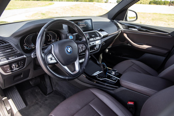 BMW iX3 High Executive 80 kWh PANORAMADAK / CARPLAY / BRUIN LEER / NAVI