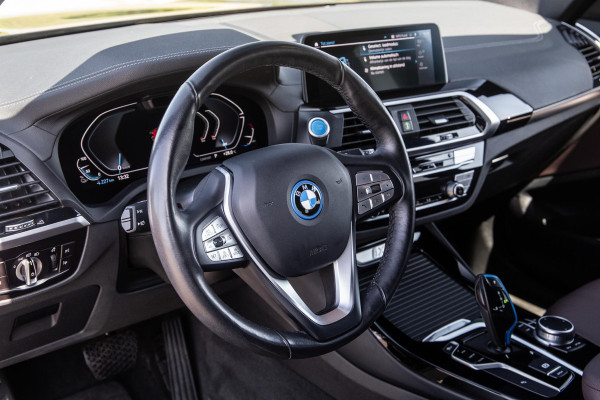 BMW iX3 High Executive 80 kWh PANORAMADAK / CARPLAY / BRUIN LEER / NAVI