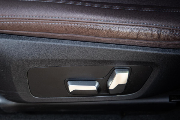 BMW iX3 High Executive 80 kWh PANORAMADAK / CARPLAY / BRUIN LEER / NAVI
