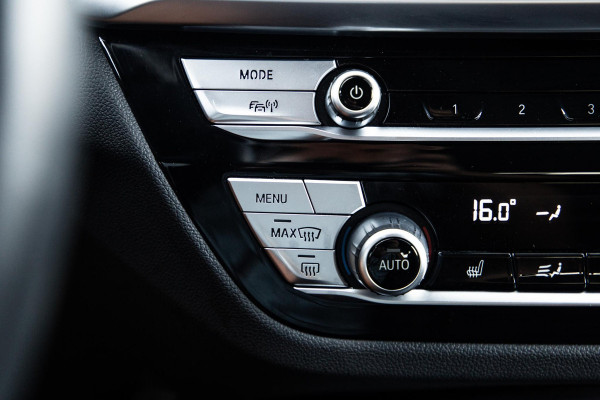 BMW iX3 High Executive 80 kWh PANORAMADAK / CARPLAY / BRUIN LEER / NAVI