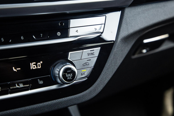 BMW iX3 High Executive 80 kWh PANORAMADAK / CARPLAY / BRUIN LEER / NAVI