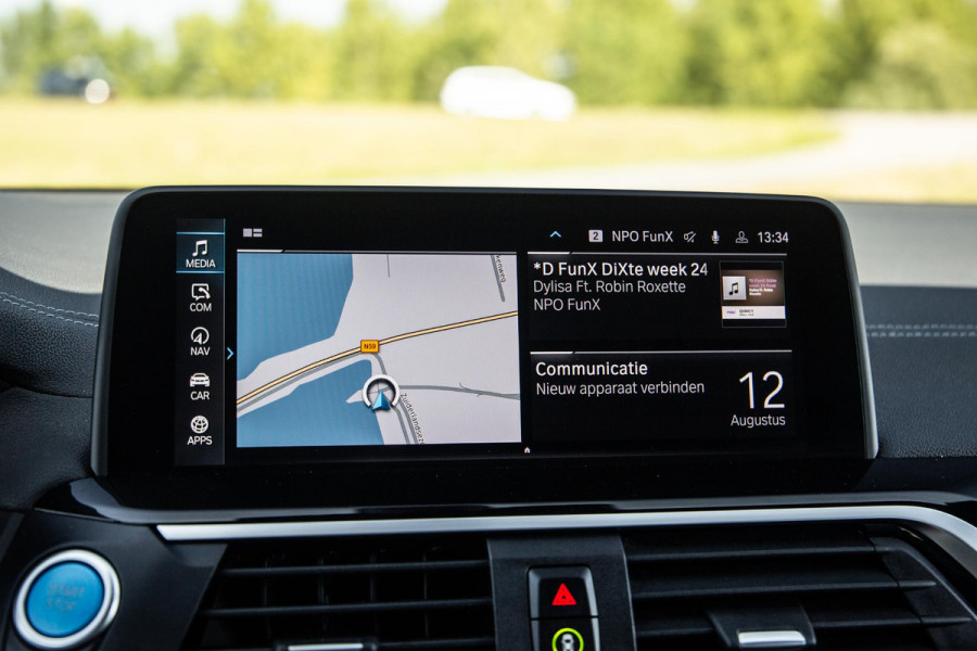 BMW iX3 High Executive 80 kWh PANORAMADAK / CARPLAY / BRUIN LEER / NAVI