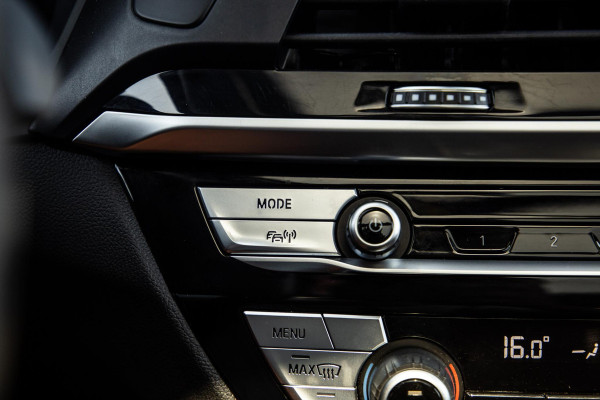BMW iX3 High Executive 80 kWh PANORAMADAK / CARPLAY / BRUIN LEER / NAVI