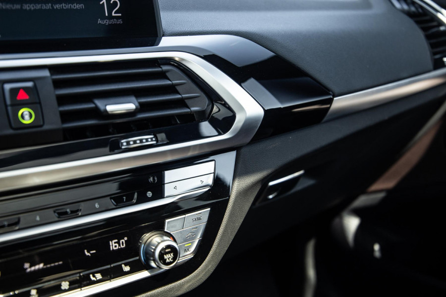 BMW iX3 High Executive 80 kWh PANORAMADAK / CARPLAY / BRUIN LEER / NAVI