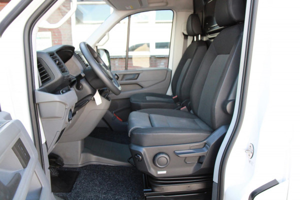 Volkswagen Crafter 35 2.0 TDI L3H2 trekgewicht 3 ton / App connect / Camera / Multi stuur