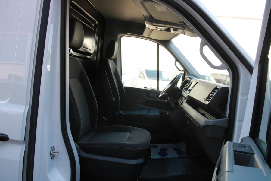 Volkswagen Crafter 35 2.0 TDI L3H2 trekgewicht 3 ton / App connect / Camera / Multi stuur
