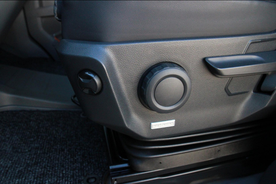 Volkswagen Crafter 35 2.0 TDI L3H2 trekgewicht 3 ton / App connect / Camera / Multi stuur