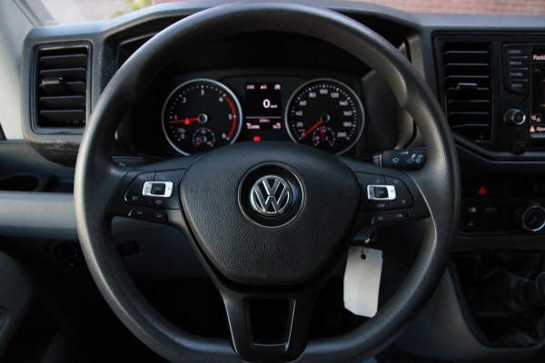 Volkswagen Crafter 35 2.0 TDI L3H2 trekgewicht 3 ton / App connect / Camera / Multi stuur