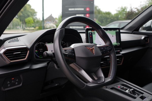CUPRA Formentor 1.4 e-Hybrid VZ 245 PK Copper Edition, Keyless, 360 Camera, Trekhaak, Leder, Memory