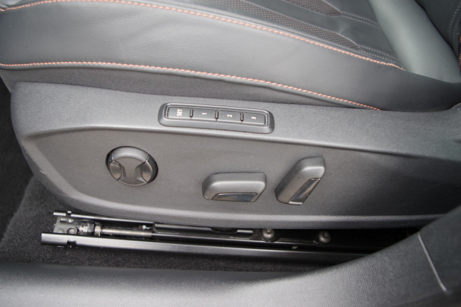 CUPRA Formentor 1.4 e-Hybrid VZ 245 PK Copper Edition, Keyless, 360 Camera, Trekhaak, Leder, Memory