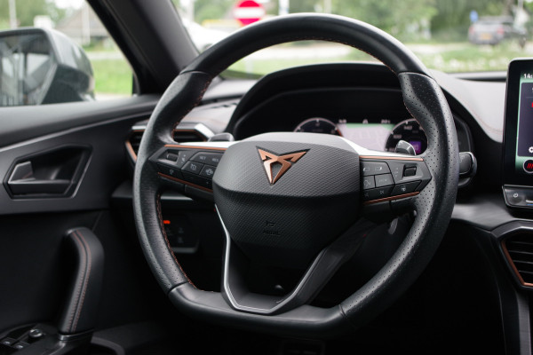 CUPRA Formentor 1.4 e-Hybrid VZ 245 PK Copper Edition, Keyless, 360 Camera, Trekhaak, Leder, Memory